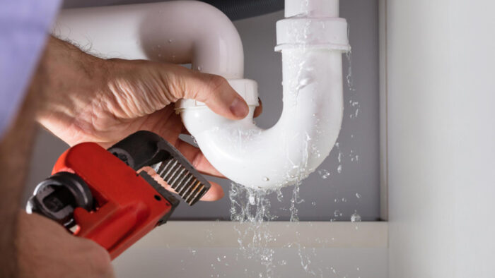 An Emergency With The Plumbing Lesson Learn How To Turn Off The Water Supply SOS Drainage An Emergency With The Plumbing Lesson Learn How To Turn Off The Water Supply SOS Drainage